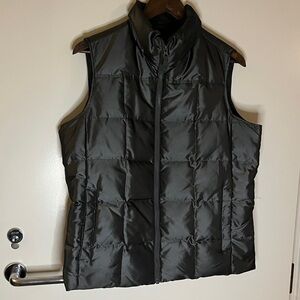 Lands End Womens Down Puffer Vest Large Metallic Pewter Sleeveless Full Zip Pckt